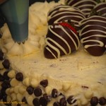 Tort czekoladowy z truskawkami