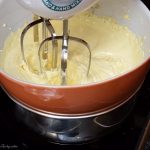 krem z zoltek na parze