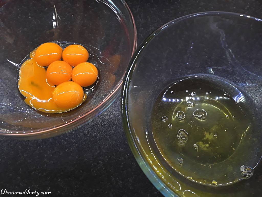 DomoweTorty - Tort z likierem i marcepankami