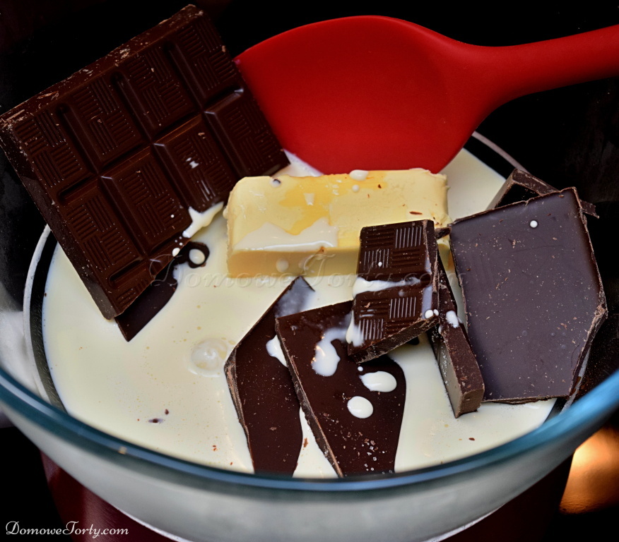 DomoweTorty - Czekoladowy tort z Kinder Bueno