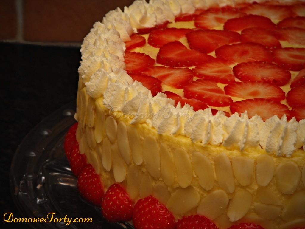 Tort migdalowy