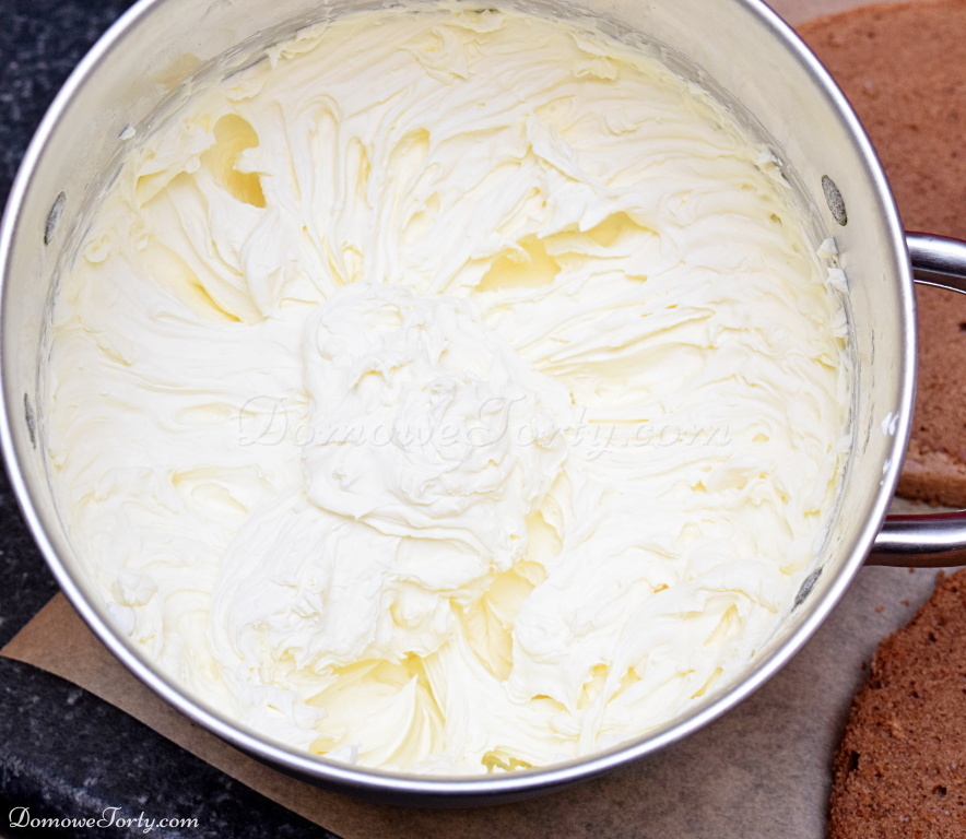 DomoweTorty - Czekoladowy tort z Kinder Bueno