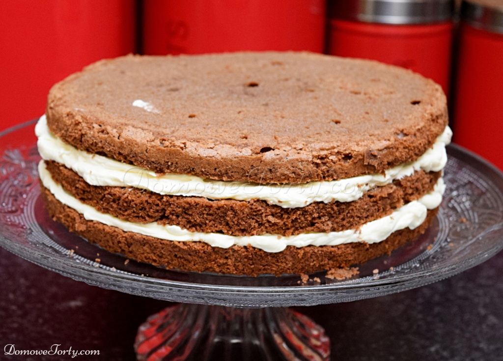 DomoweTorty - Czekoladowy tort z Kinder Bueno