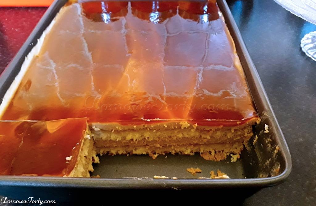 DomoweTorty - Kawowe ciasto z bitą śmietaną