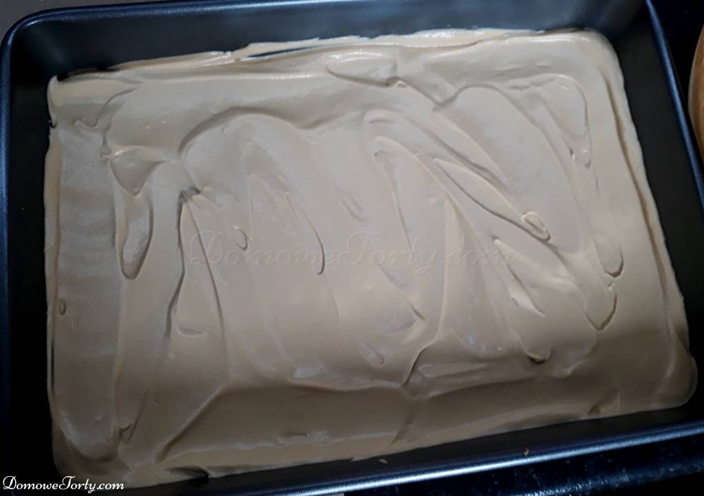 DomoweTorty - Kawowe ciasto z bitą śmietaną