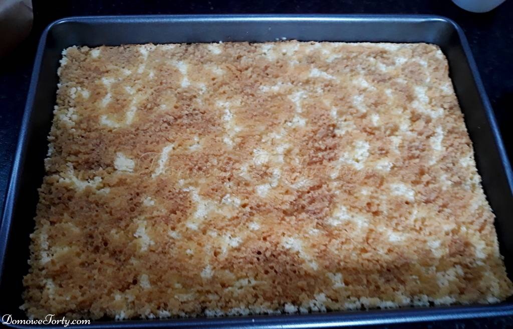 DomoweTorty - Kawowe ciasto z bitą śmietaną