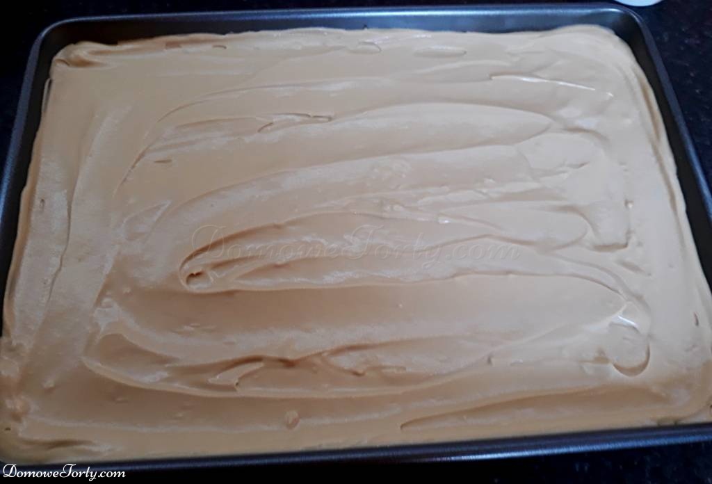 DomoweTorty - Kawowe ciasto z bitą śmietaną