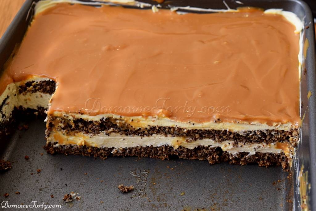 DomoweTorty - Makowiec z kremem śmietankowym i karmelem.